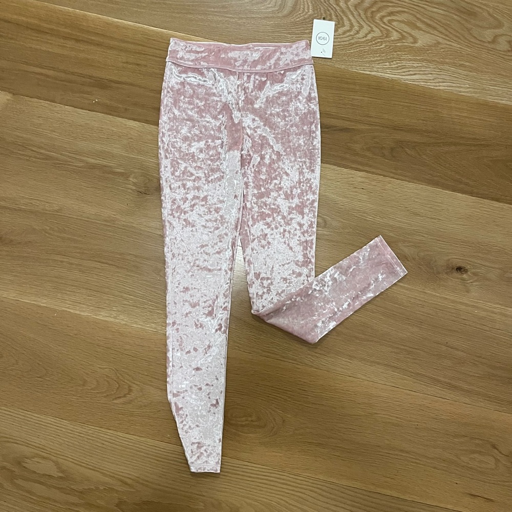 1901 Pink Velvet leggings. Size L 10/12. New with tags on.